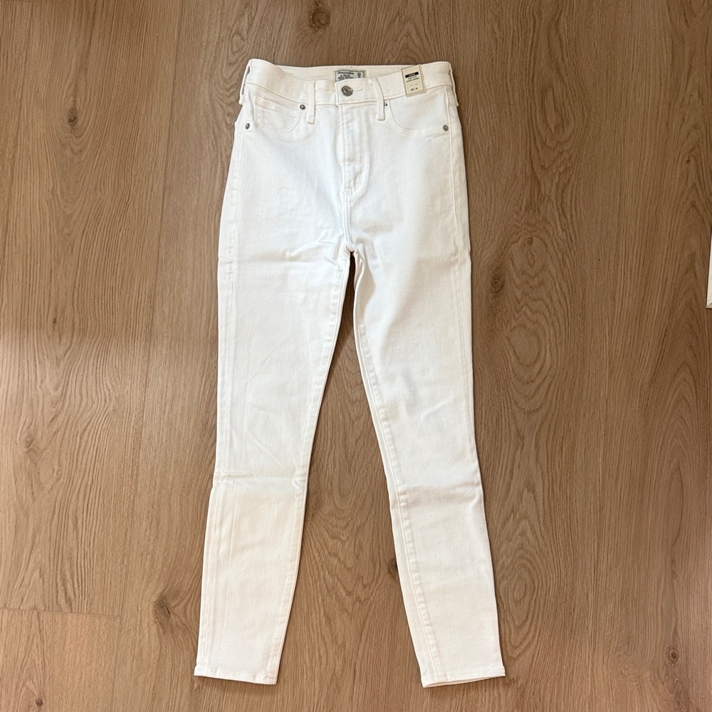 Abercrombie & Fitch Women's White Simone high rise Skinny Jeans